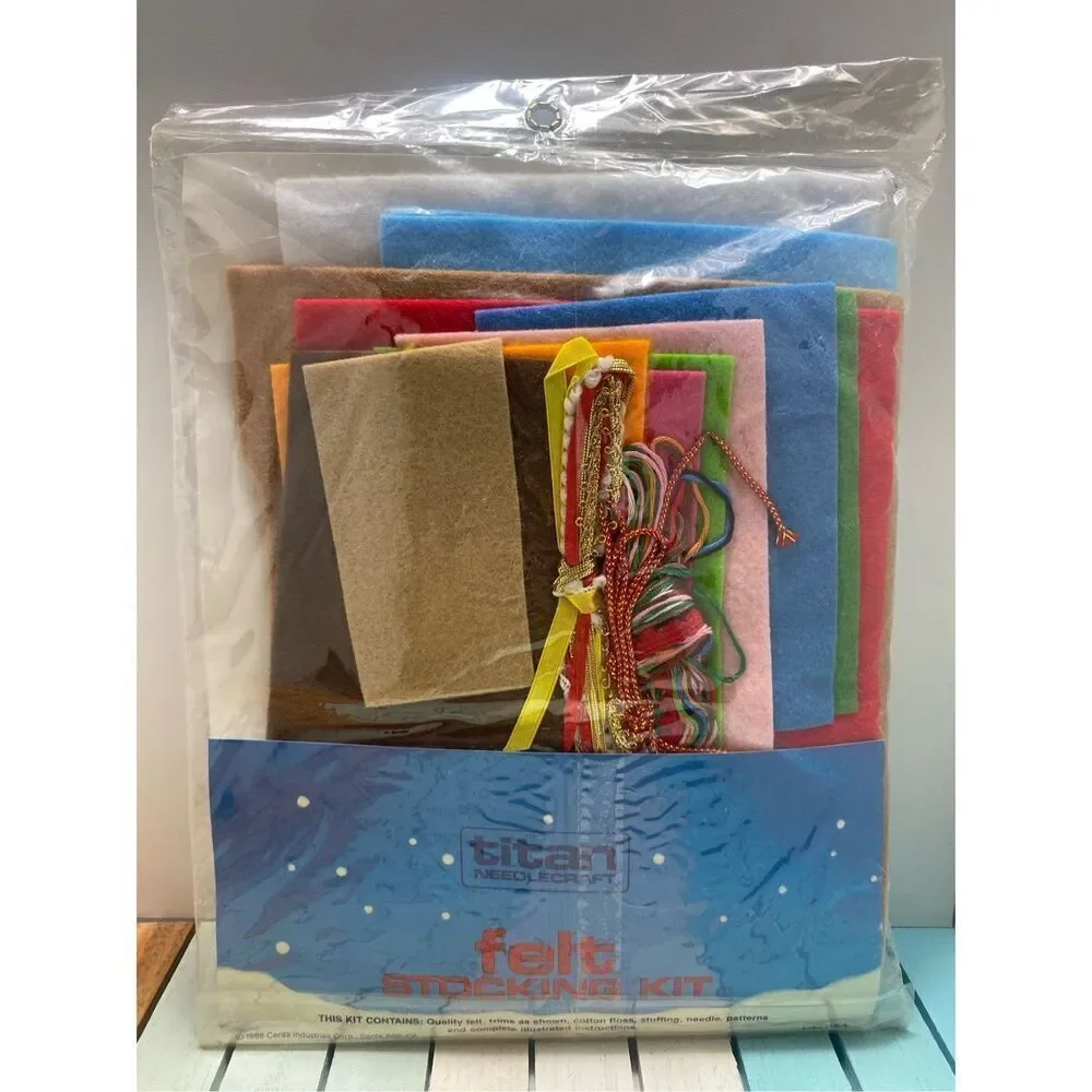 Titan Needlecraft Felt Christmas Stocking Kit #761 Santa Sleigh Teddy Bear 15” N